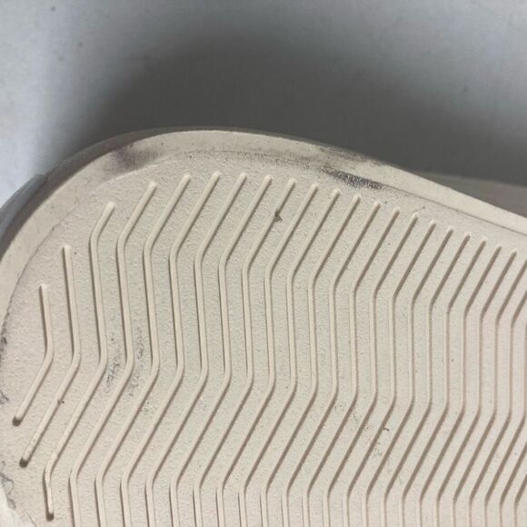 EVERLANE Unisex Slip On Sneakers Size Female 11 Men 9.5 White New With Defects - Picture 5 of 11